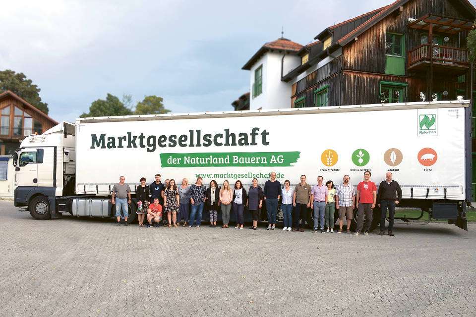 LKW (Quelle: Marktgesellschaft der Naturland Bauer AG)